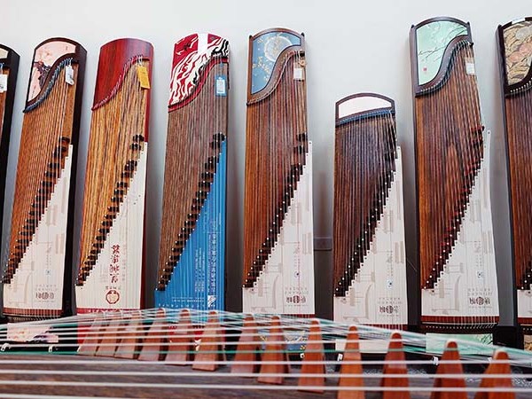 【鳴箏古箏工作室】台中一對一教學、小班/體驗課，唐響古箏代理