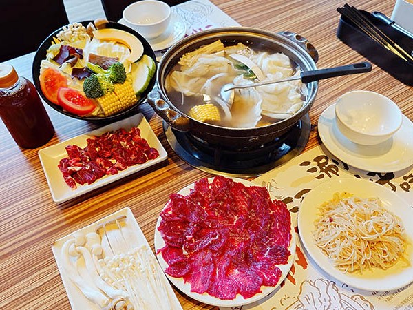 【尚牛二館】只能排隊不能訂位的涮牛肉鍋！台中北屯溫體牛火鍋專賣店